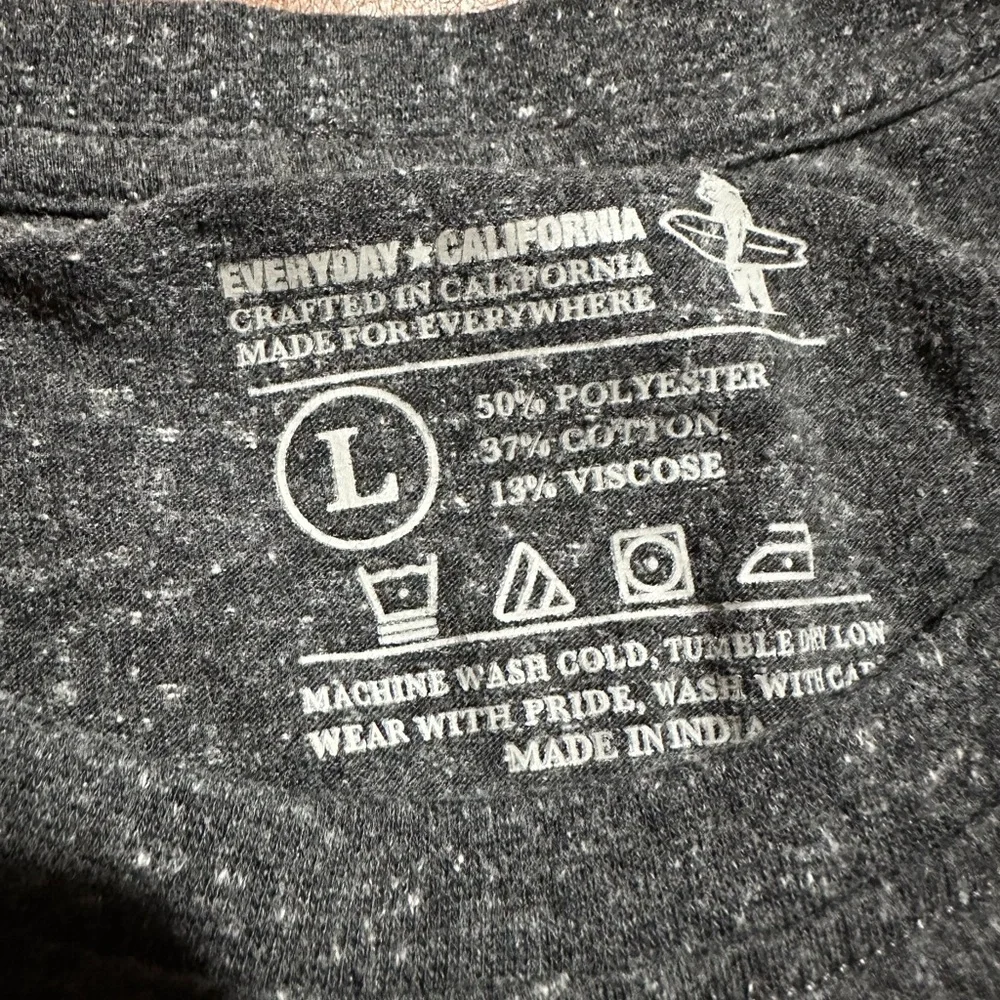 Everyday California Charcoal Graphic Tee - Picture 2 of 4